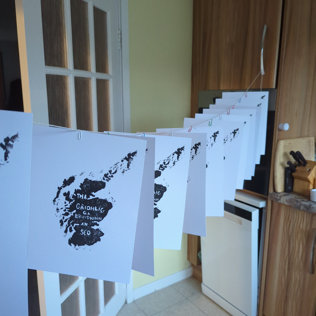 Tha Gàidhlig ga bruidhinn an seo - A4 Linoprint